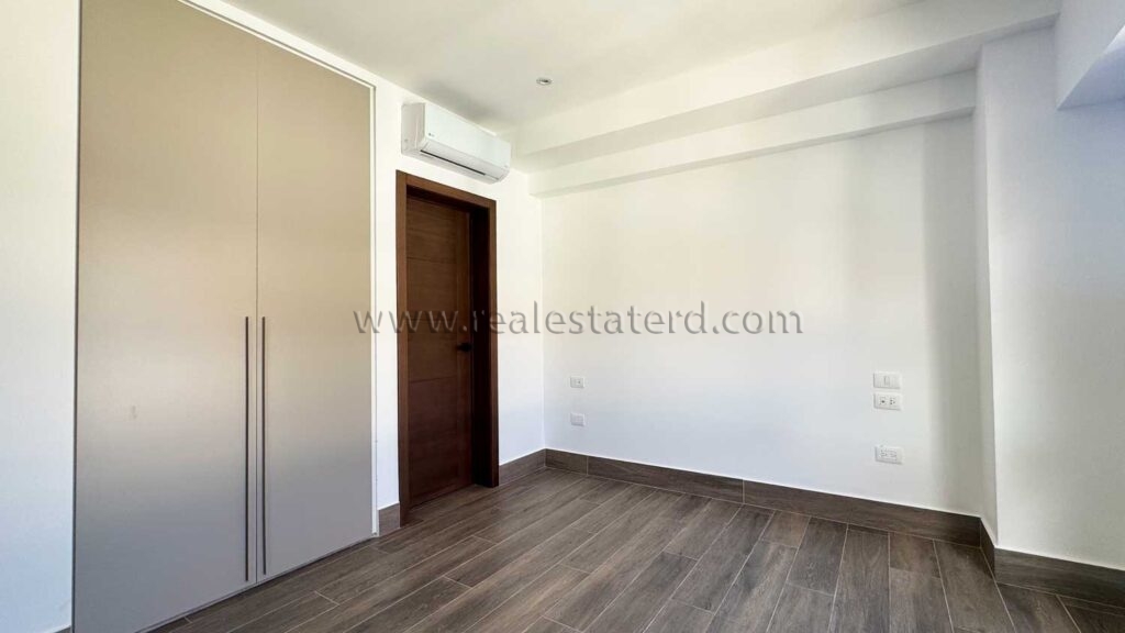 Продаётся квартира с террасой на крыше в Greenwood Кап Кана 8